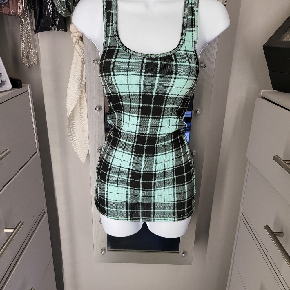 No boundaries long plaid tank - Picture 2 of 7